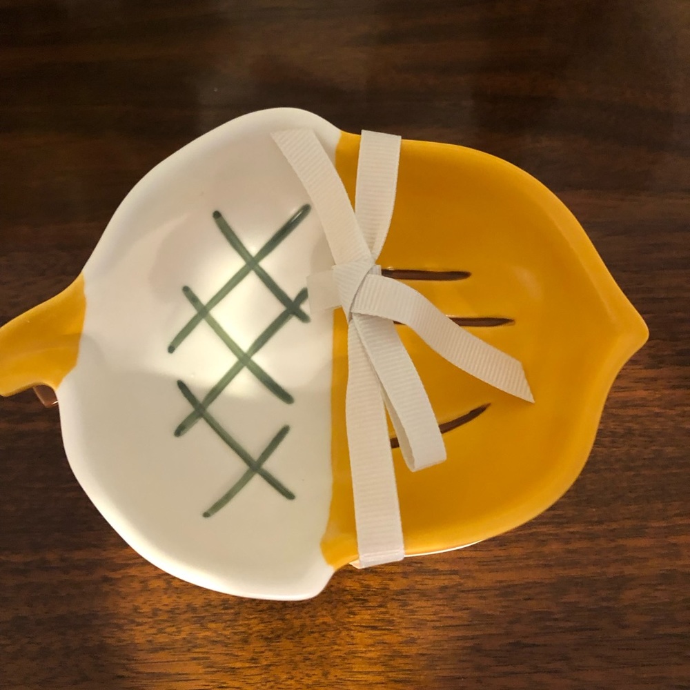 Set of Three Hallmark Acorn Bowls NWT